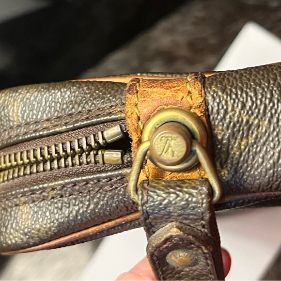 Louis Vuitton wristlet - Picture 3 of 4